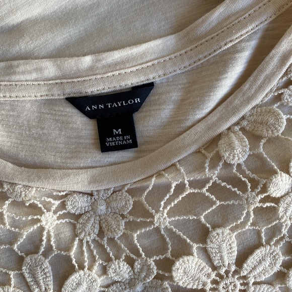 Ann Taylor Short Sleeve Crochet T-shirt Cream Size M - Picture 7 of 10